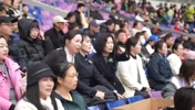 妇女节当天，足协杯主办方为现场看球的女性同志们送上祝福！